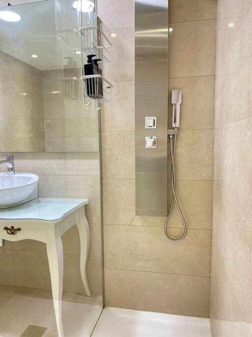 Apartment Pan Y Aceite 2 By Solymar
